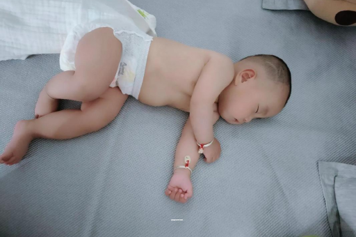 京山宝宝拉屎有黑色颗粒 京山宝宝拉屎有黑色颗粒