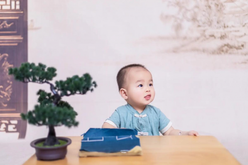 京山宝宝6个月可以坐吗