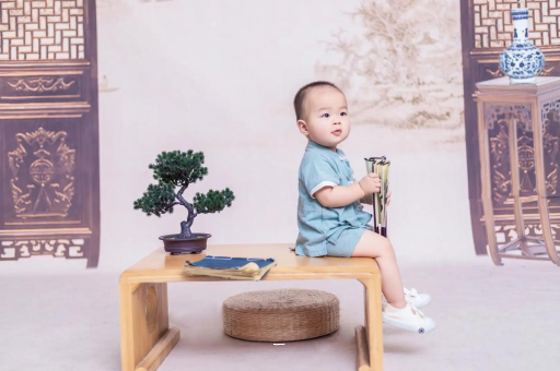 京山宝宝打喷嚏流清水鼻涕